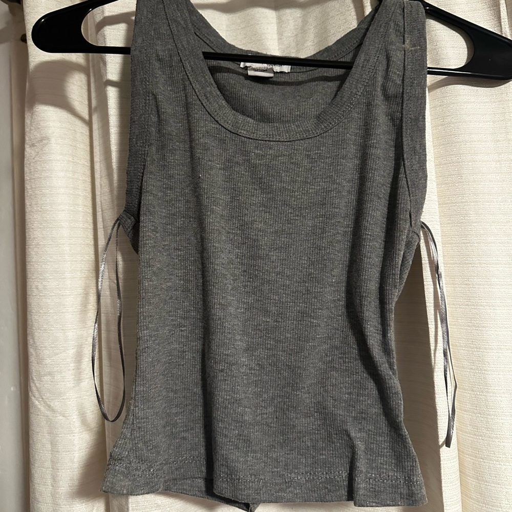 Tank top in grey size small